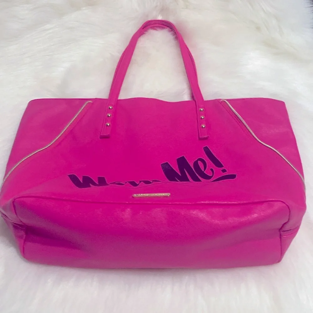 Juicy Couture “Wear Me!” Tote New Excellent Condition